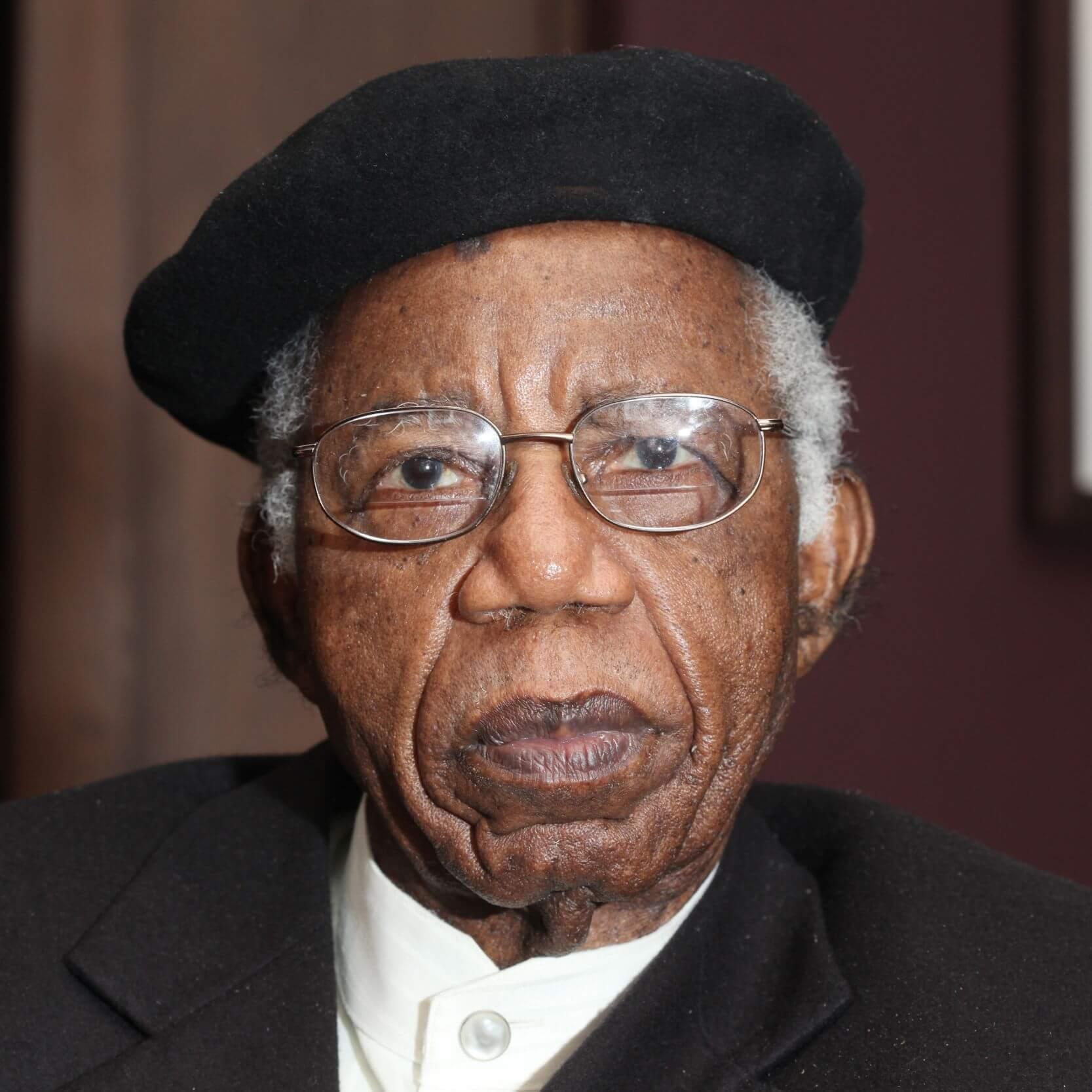 Chinua Achebe: